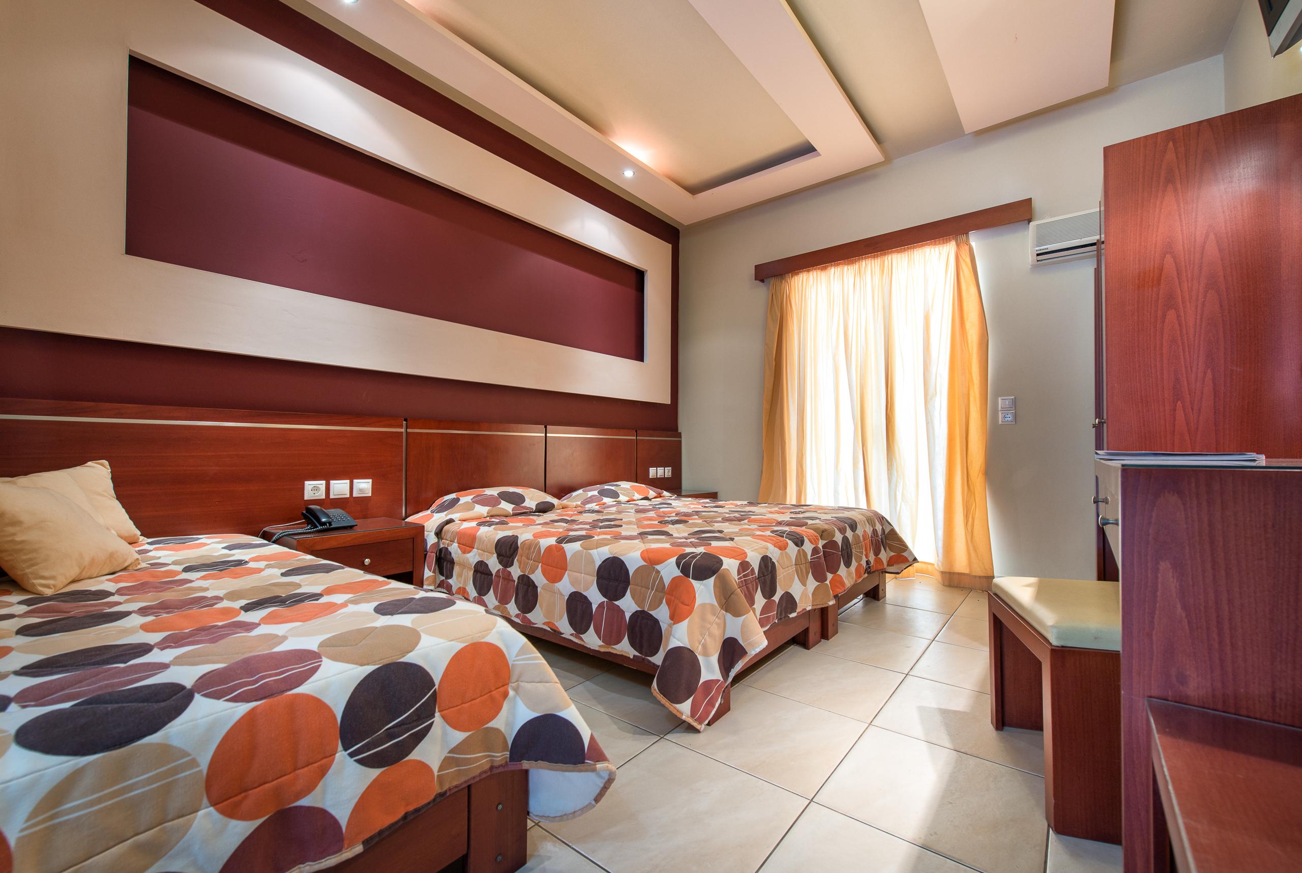Canadian Hotel Лаганас Экстерьер фото